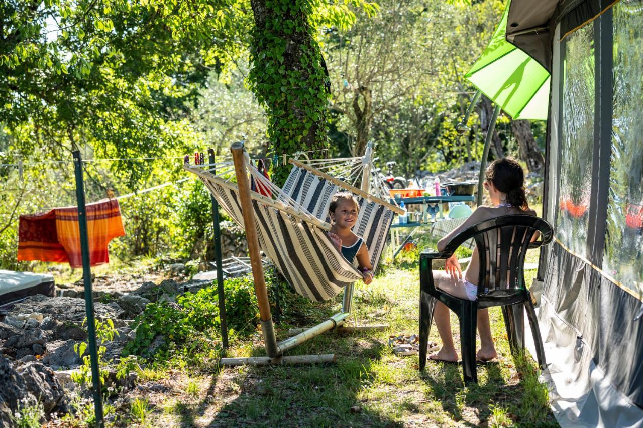 Charmant camping Familiale 3 Etoiles vue 360 plage piscine à débordement empl XXL Labeaume Esterno foto