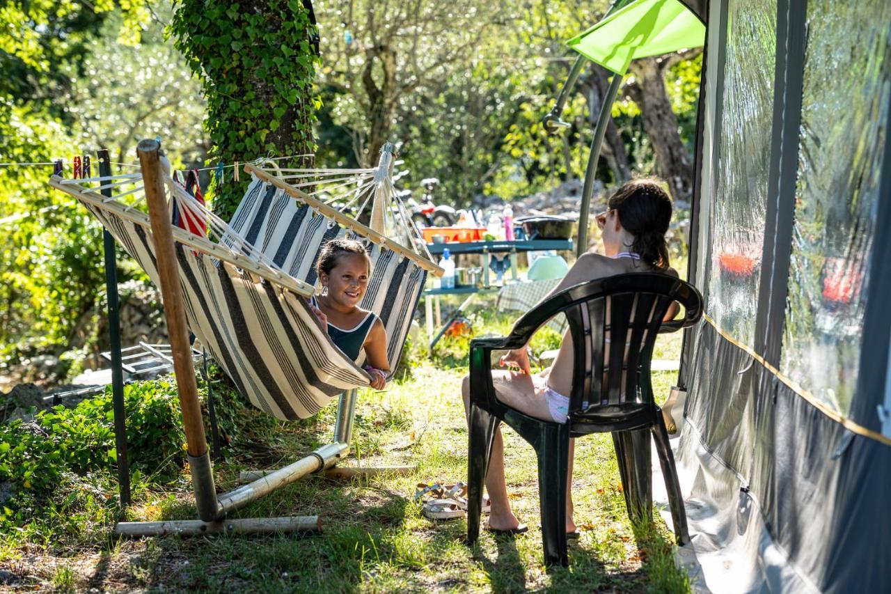 Charmant camping Familiale 3 Etoiles vue 360 plage piscine à débordement empl XXL Labeaume Esterno foto
