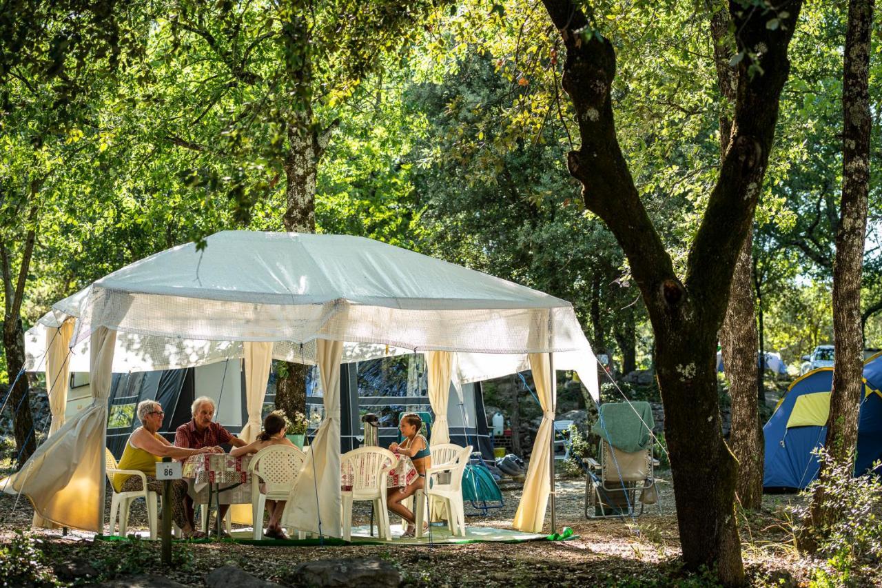 Charmant camping Familiale 3 Etoiles vue 360 plage piscine à débordement empl XXL Labeaume Esterno foto