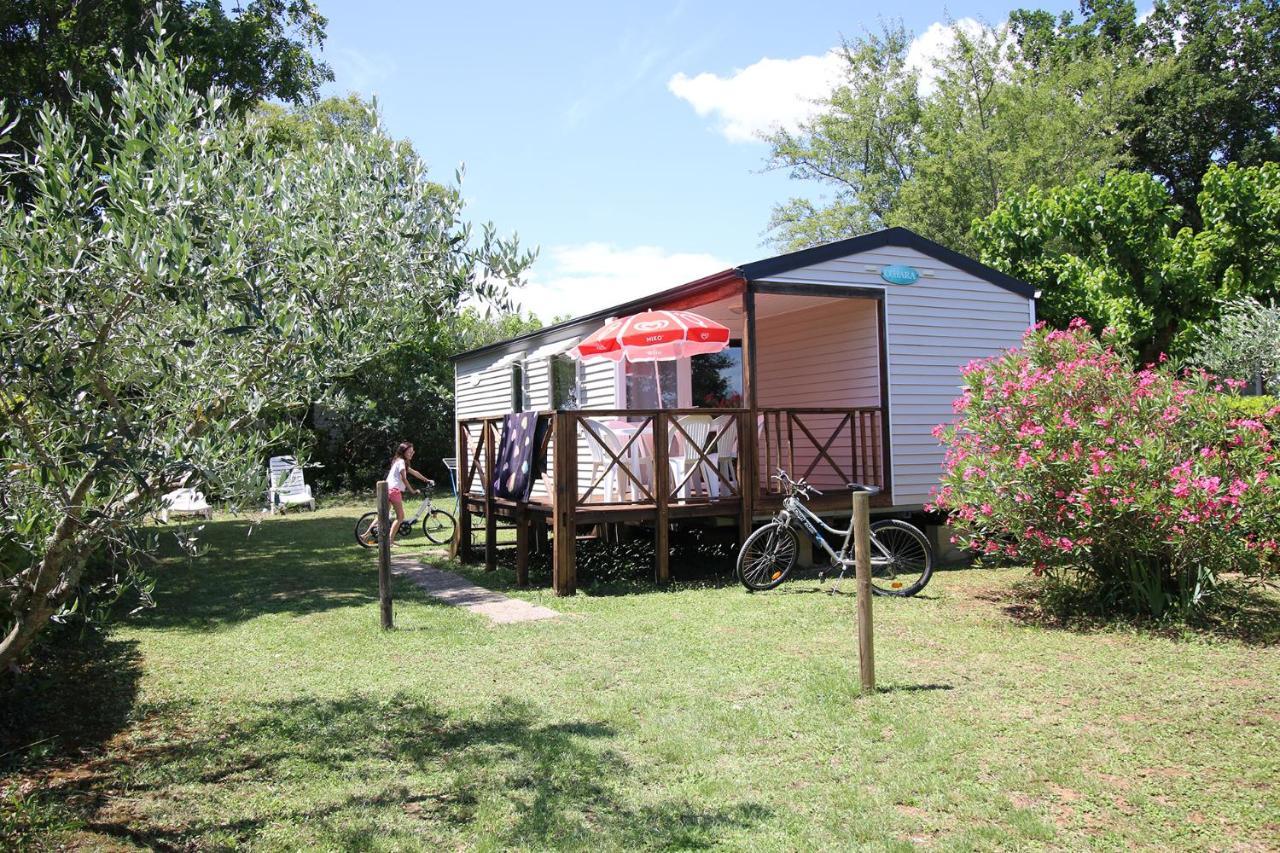 Charmant camping Familiale 3 Etoiles vue 360 plage piscine à débordement empl XXL Labeaume Esterno foto